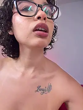 Hips_hannah live