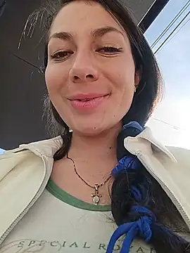 Mia_Love-3 live