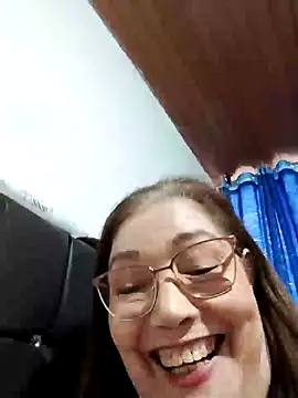 Vicky_Rosse live