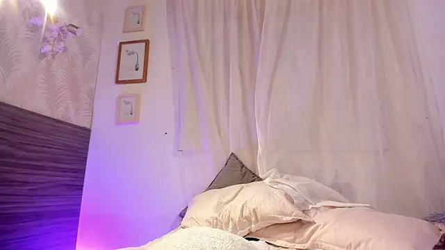KarolyneLune live