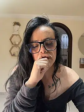 AndreaValencia live