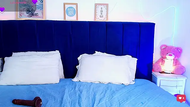 Naiaa_Cruz live