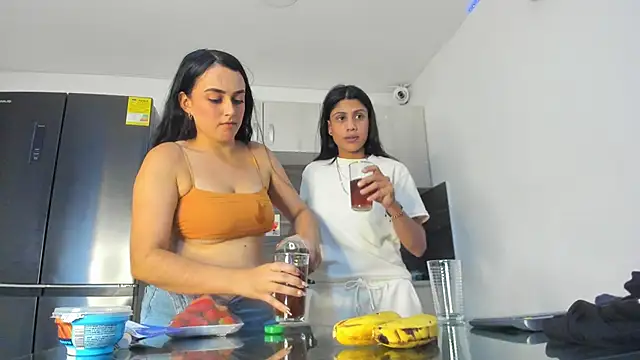ElizabethAndEliana live