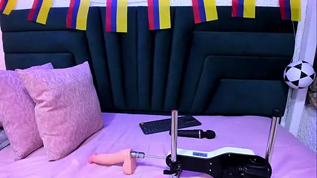 VictoriaRouge_ live