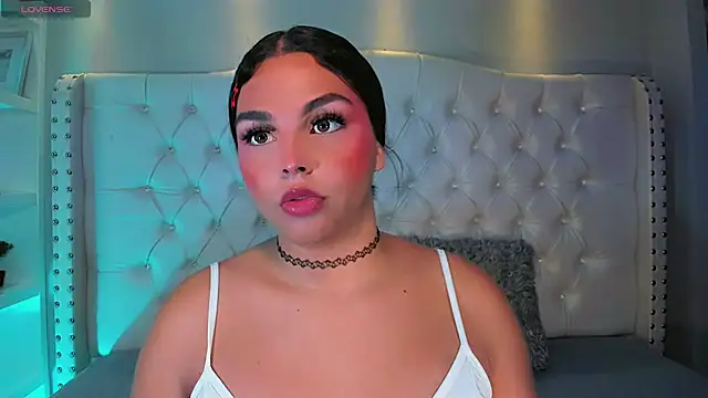 Maia_Hotts live