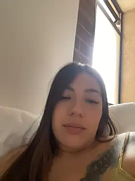 Latina_vanessa live