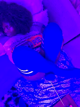 bustytemptress1 live