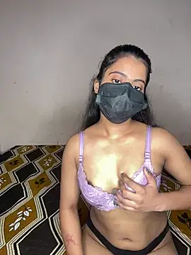 renu_leone live