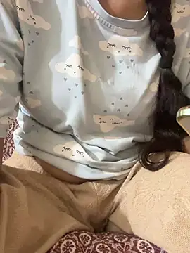 bold_priya live