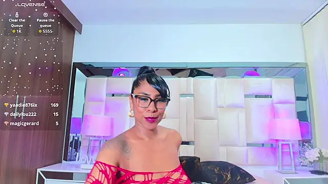 queenass1 live