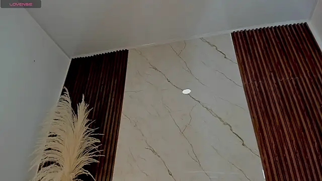 diana_santy live