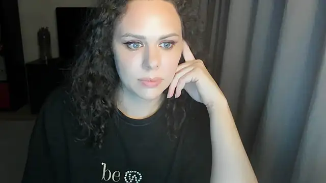 MollyCheiz live