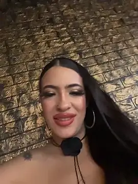ArianaBlum live