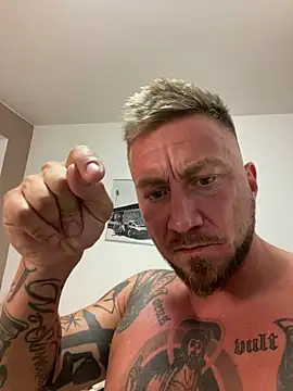 HotHotPursuit1 live