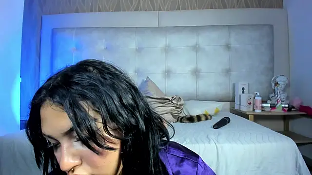 NaomiWhite_ live
