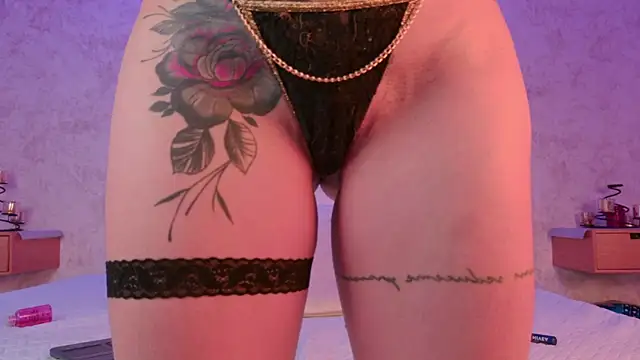 Mia_hill1 live