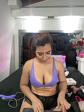 Arianna_Jones1 live