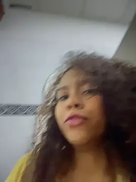 CurlyOopsieXXX live