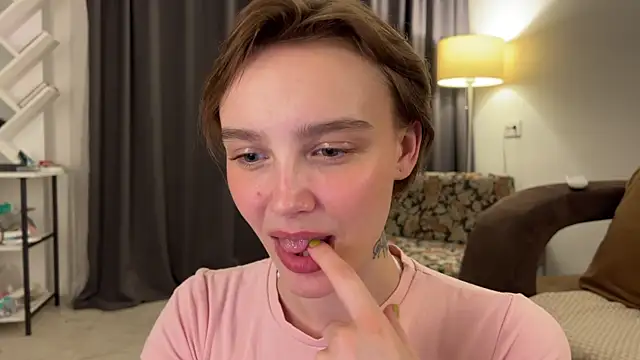 Lolatatee live
