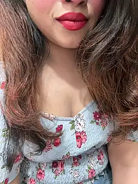 Yours_riya11 live