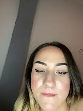LioraX69 live