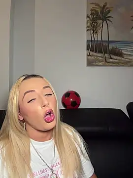 Strongqueen live