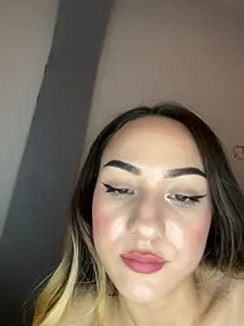 LioraX69 live