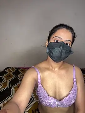 renu_leone live