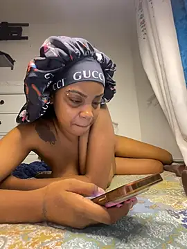 TheRealOshunQueen live