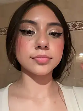 Emily_Clark1 live