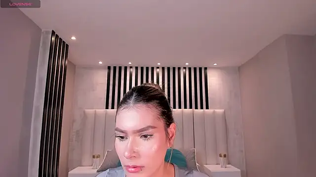 NiaSalvatore live