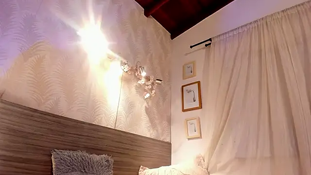 KarolyneLune live