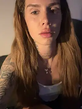 EmiliaCatalina live