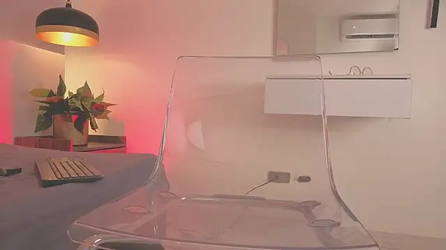 AllisonRoberts_ live