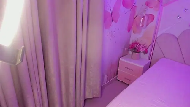 Millieskinny18 live