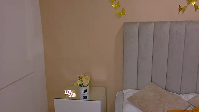 Charlotte_Olsen_ live