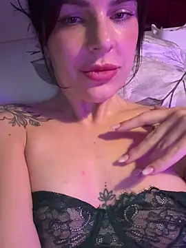 RubyLunaa live