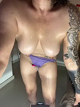 Skay_Hot live