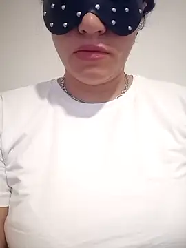 Nergiz2135 live
