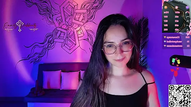 Emmi_Roberts live