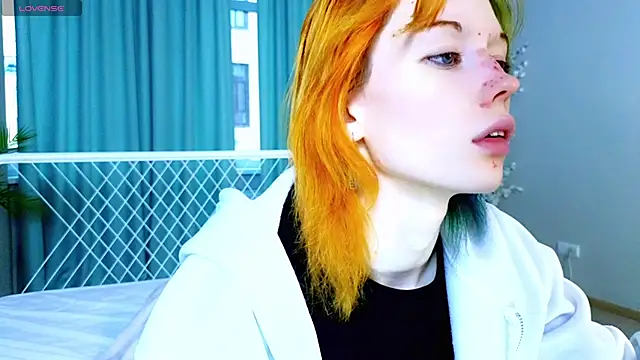 Kiara_Age live