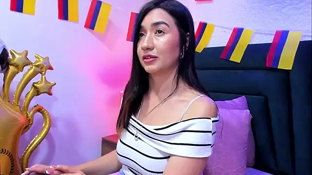 VictoriaRouge_ live
