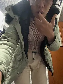 _zoe_bakerr live