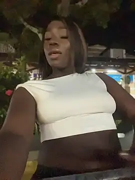 ZarahFerreira live