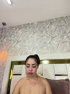 MiaFarkash live