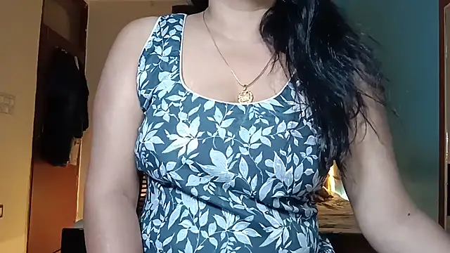 YourDesi_Laila_ live