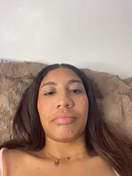 Daphnne_Curly live