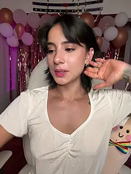 Ale_Lewis live