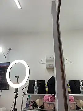 MiaFarkash live
