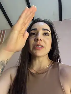 Vicky-Andrade live
